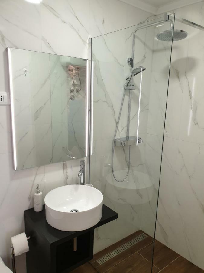 Sea Star Hotel Tribunj  Luaran gambar